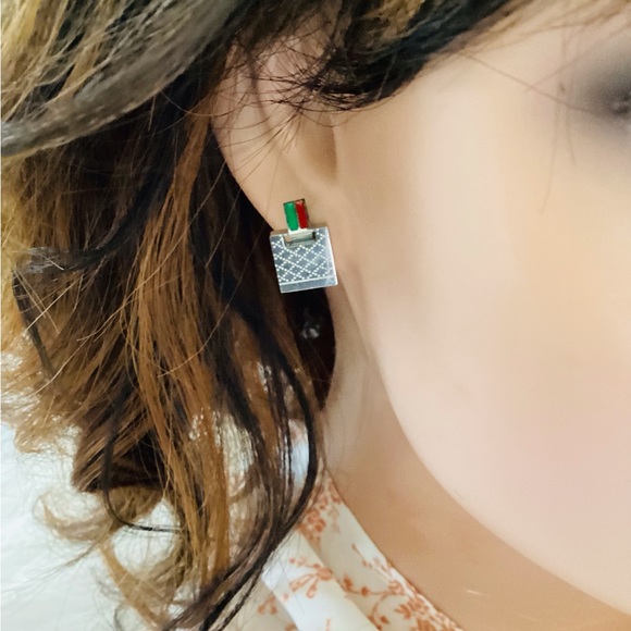 Beautiful brand name earring for Woman - Picture 6 of 6